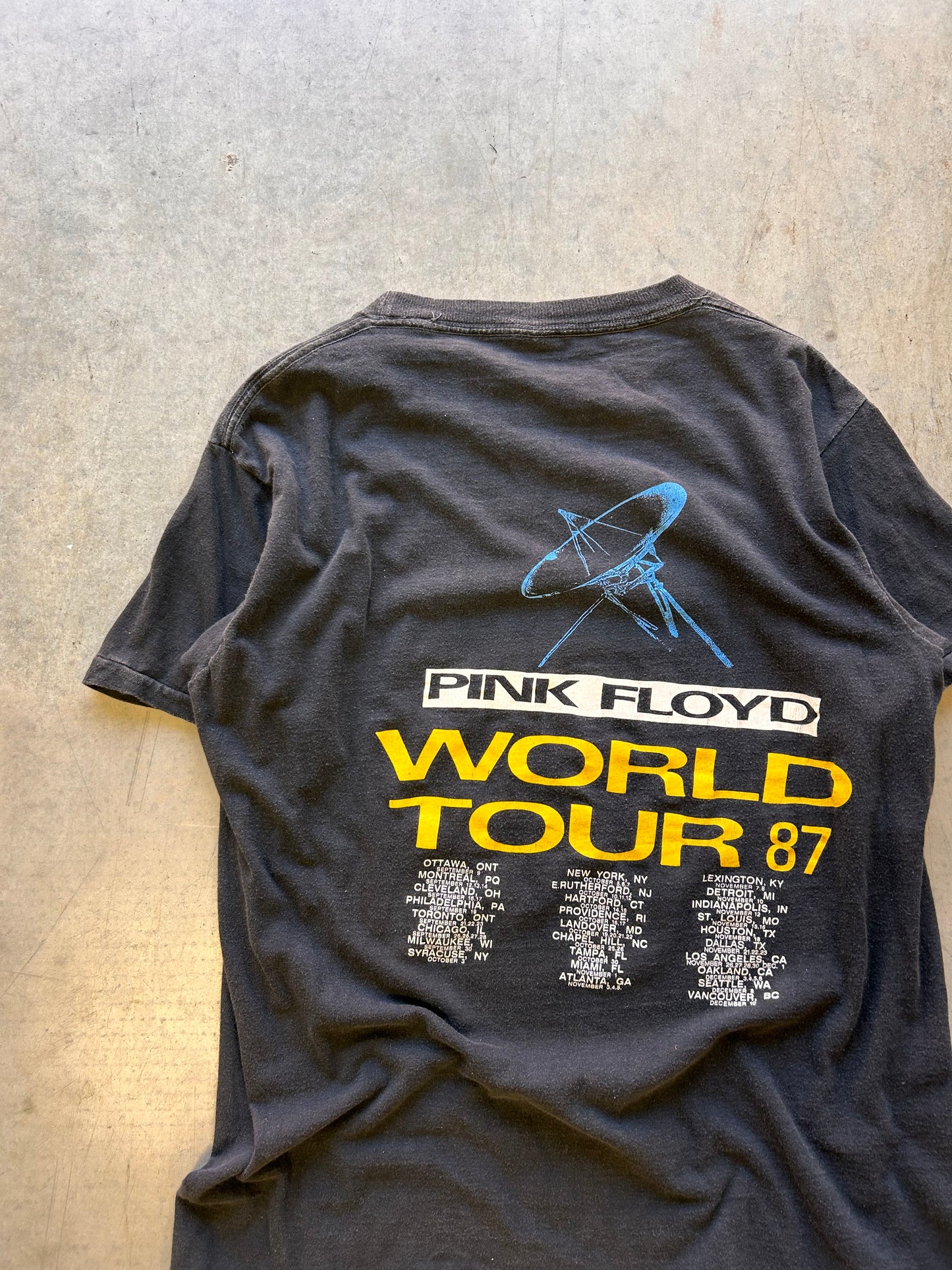 (XL) 80’s Pink Floyd Tour Tee