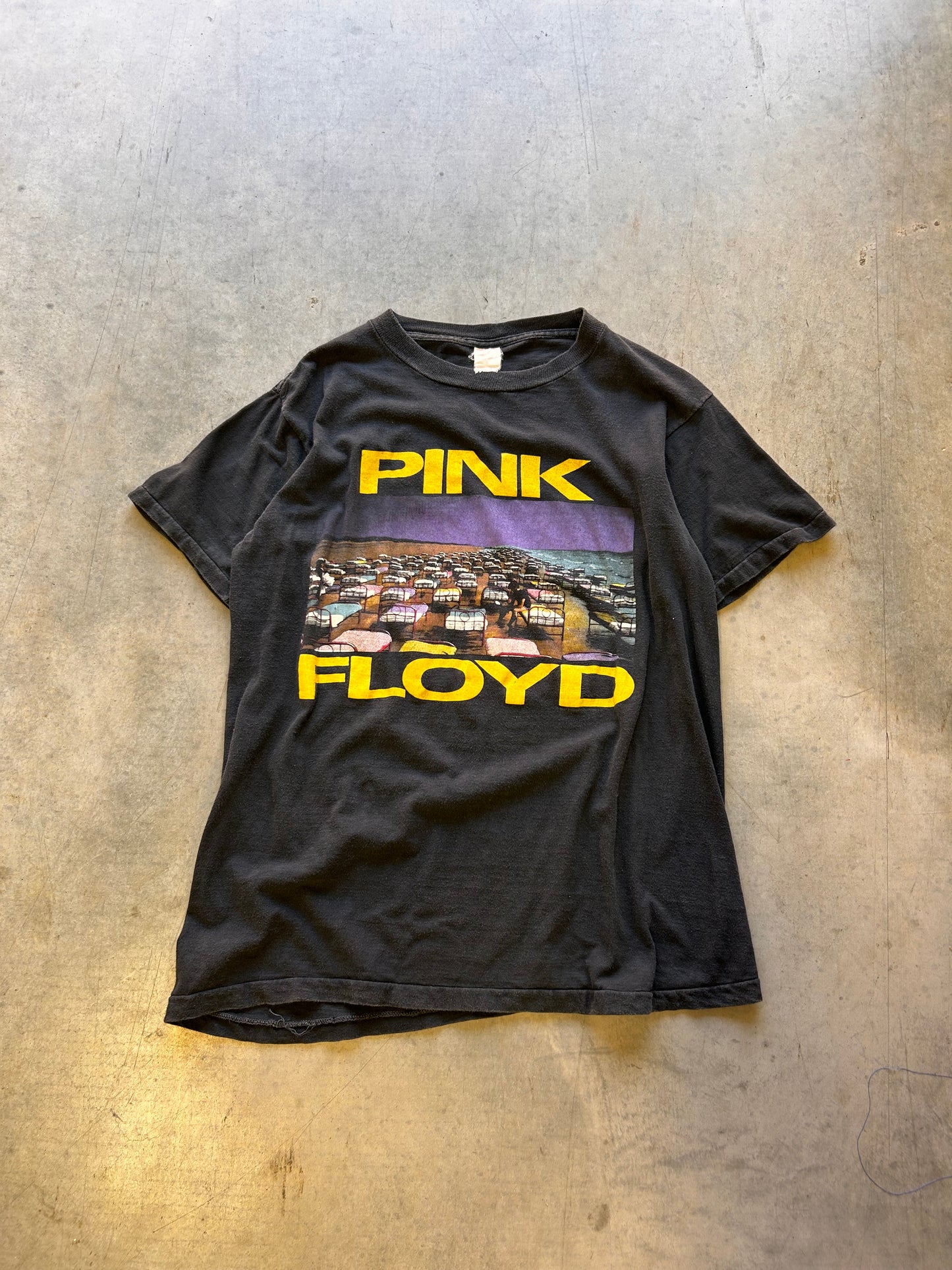 (XL) 80’s Pink Floyd Tour Tee