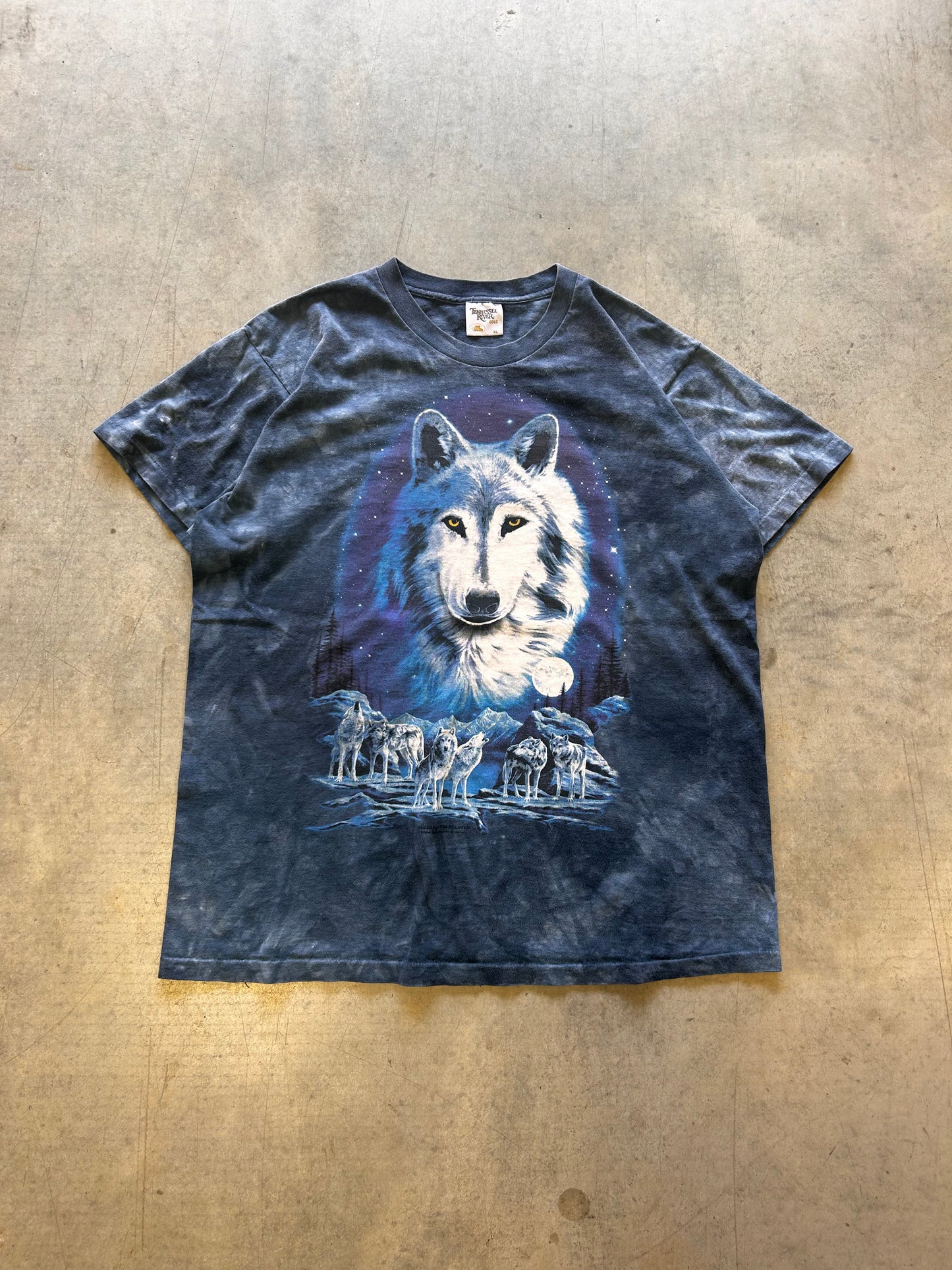 (XL) 90’s Wolf nature tee